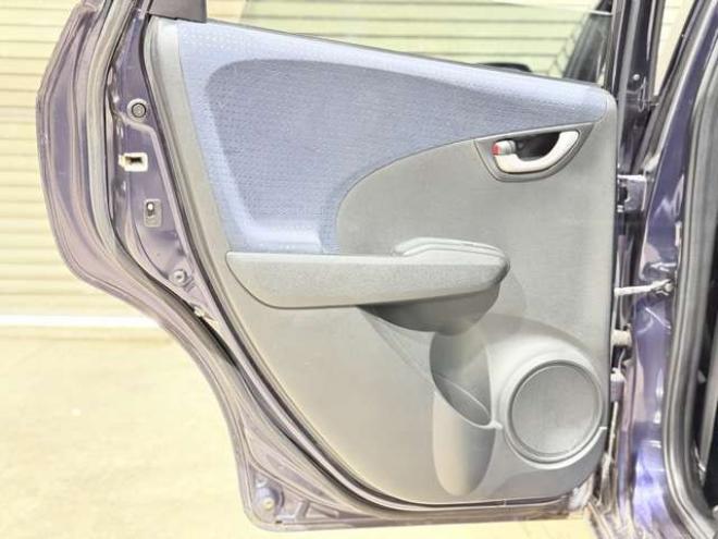 フィット1.3 G 4WD　防錆塗装4WDCDキーレスETC 1300