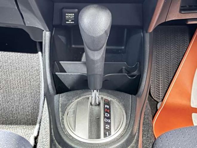 フィット1.3 G 4WD　防錆塗装4WDCDキーレスETC 1300