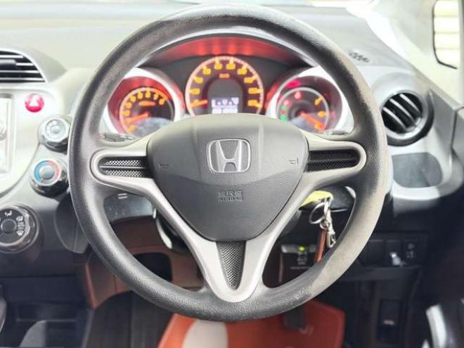 フィット1.3 G 4WD　防錆塗装4WDCDキーレスETC 1300