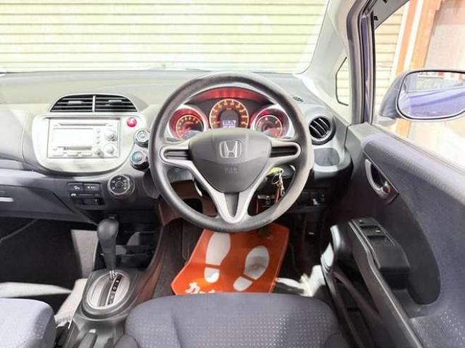 フィット1.3 G 4WD　防錆塗装4WDCDキーレスETC 1300