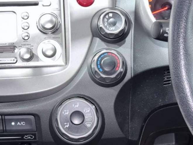 フィット1.3 G 4WD　防錆塗装4WDCDキーレスETC 1300