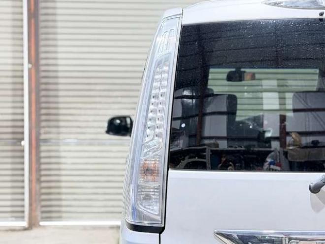 セレナ2.0 20X 4WD　防錆塗装キーレスナビETC 2000