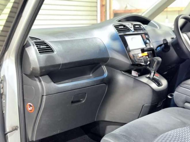 セレナ2.0 20X 4WD　防錆塗装キーレスナビETC 2000