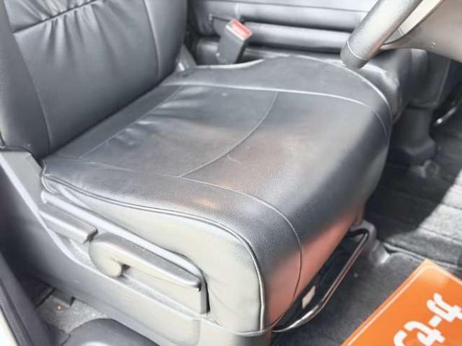 セレナ2.0 ハイウェイスター 4WD　防錆塗装4WDナビBカメETC夏冬タイヤ 2000