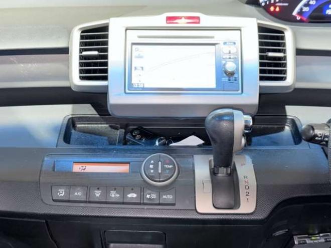 フリード1.5 G ジャストセレクション 4WD　防錆塗装TVナビETCエンスタ 1500