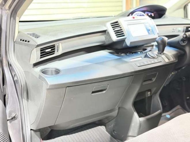 フリード1.5 G ジャストセレクション 4WD　防錆塗装TVナビETCエンスタ 1500