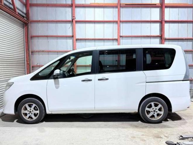 セレナ2.0 20S 4WD　下廻防錆キーレスCD 2000