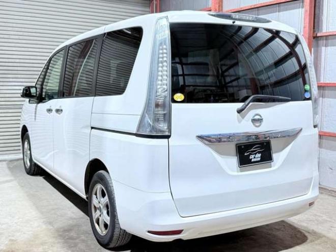 セレナ2.0 20S 4WD　下廻防錆キーレスCD 2000