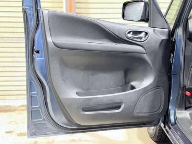 セレナ2.0 20X 4WD　下廻防錆TVナビETCエンスタ 2000