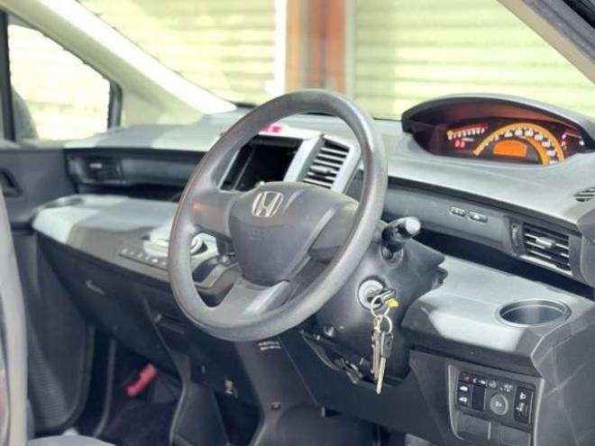 フリード1.5 G Lパッケージ　下廻防錆キーレス 2WD 1500