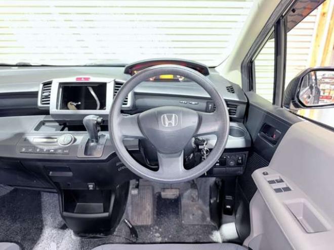 フリード1.5 G Lパッケージ　下廻防錆キーレス 2WD 1500