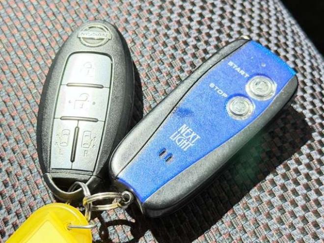 セレナ2.0 ハイウェイスター 4WD　下廻防錆TVナビBカメ後席モニタ 2000