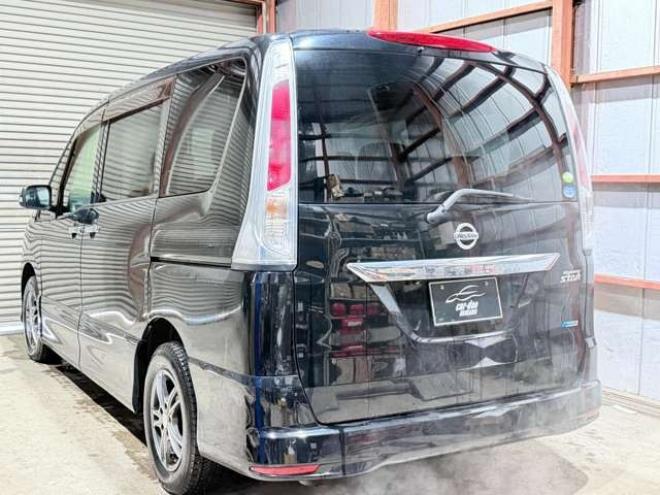 セレナ2.0 ハイウェイスター 4WD　下廻防錆TVナビBカメ後席モニタ 2000