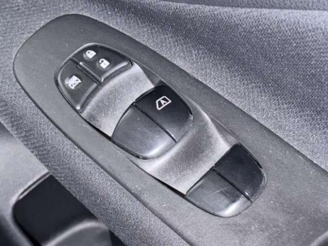 セレナ2.0 20X アドバンストセーフティ パッケージ 4WD　防錆塗装4WDTVナビBカメETC 2000