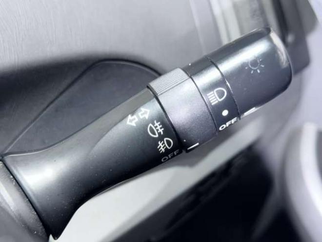 プリウス1.8 S　下廻防錆TVBカメETC夏冬タイヤ 2WD 1800