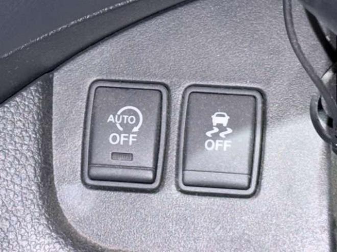 セレナ2.0 ハイウェイスター S-HYBRID　防錆塗装4WDTVナビBカメ後席モニタETC 2000