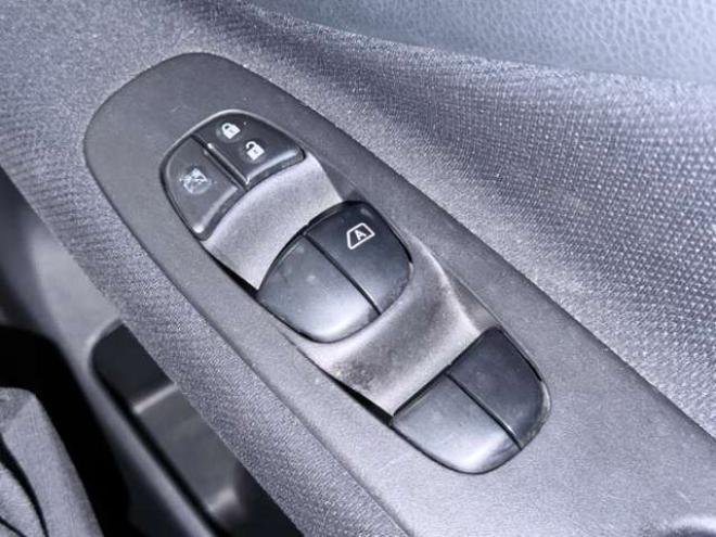 セレナ2.0 ハイウェイスター S-HYBRID　防錆塗装4WDTVナビBカメ後席モニタETC 2000