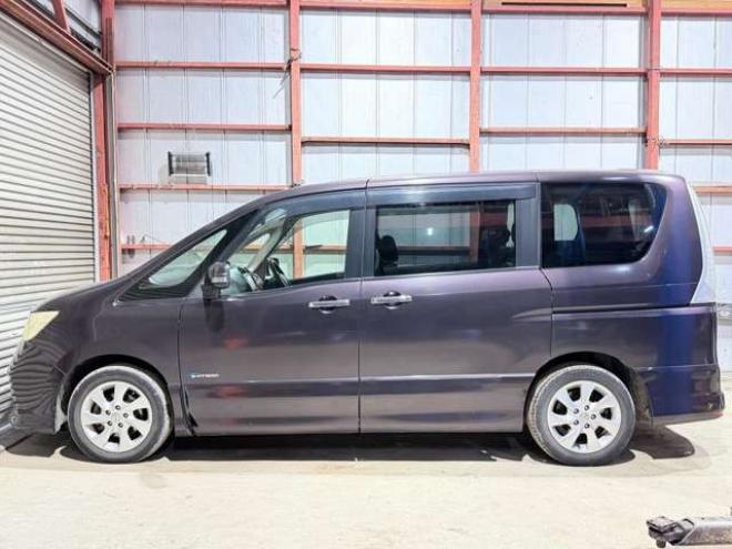 セレナ2.0 ハイウェイスター S-HYBRID　防錆塗装4WDTVナビBカメ後席モニタETC 2000