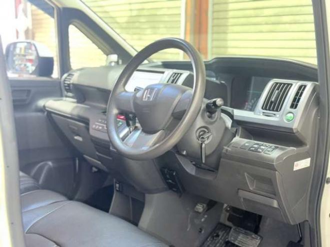 ステップワゴン2.0 G Lパッケージ 4WD　下廻防錆TVナビBカメETC 2000