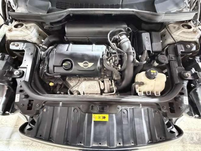 ミニクロスオーバー クーパー オール4　防錆塗装TVナビETC夏冬タイヤ 正規輸入車 4WD 1600