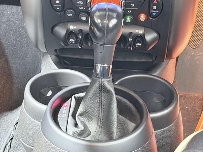 ミニクロスオーバー クーパー オール4　防錆塗装TVナビETC夏冬タイヤ 正規輸入車 4WD 1600