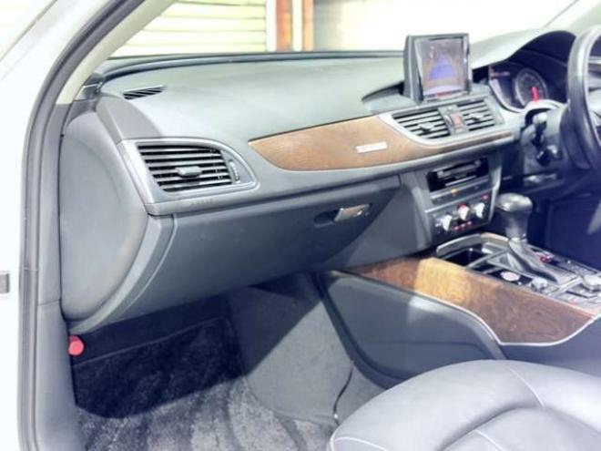 アウディA6アバント 2.8 FSI クワトロ 4WD　下廻防錆TVナビBカメETC 正規輸入車 2800