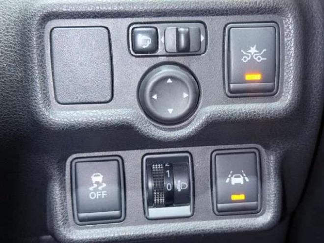 ノート1.2 アクシス エマージェンシーブレーキ パッケージ 4WD　下廻防錆TVナビBカメ 1200