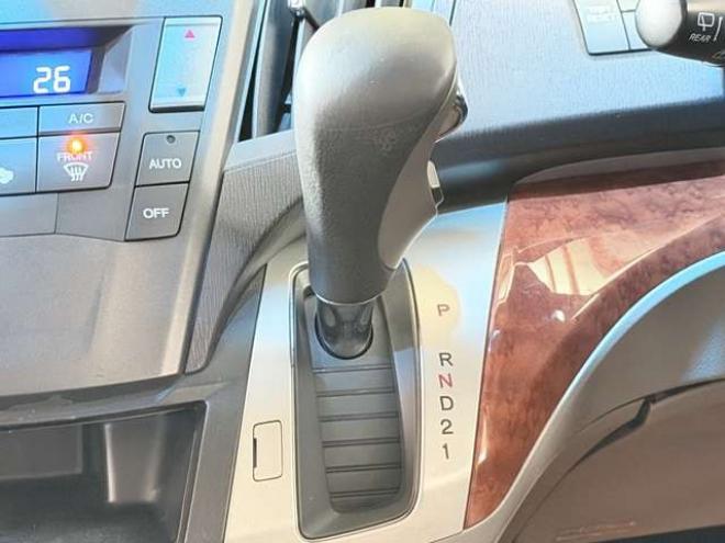 オデッセイ2.4 M 4WD　防錆塗装TVナビBカメETC 2400