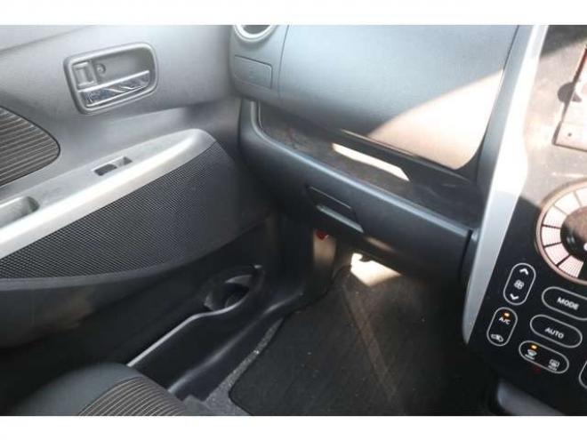 デイズハイウェイスターGターボ 4WD　ナビ・TV・バックカメラ・スマートキー・ターボ・R9/3月 660