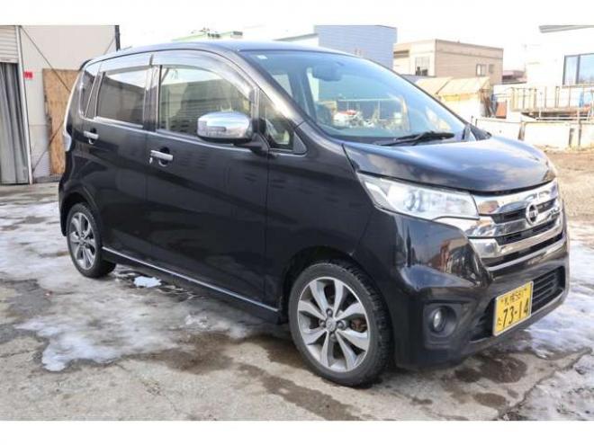 デイズハイウェイスターGターボ 4WD　ナビ・TV・バックカメラ・スマートキー・ターボ・R9/3月 660