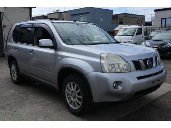 エクストレイル2.0 20GT ディーゼルターボ 4WD　6速マニュアル・ナビ・TV・Bカメラ 2000