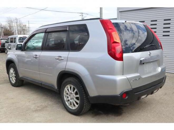 エクストレイル2.0 20GT ディーゼルターボ 4WD　6速マニュアル・ナビ・TV・Bカメラ 2000