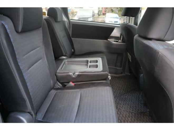 ヴォクシー2.0 ZS 煌 4WD　両側パワースライドドア・ナビ・TV・バックカメラ・エンスタ・パドルシフト 2000