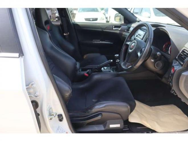 インプレッサSTI 2.0 WRX 4WD　6速MT・Tベル済み・外マフラー・R8/5月 2000