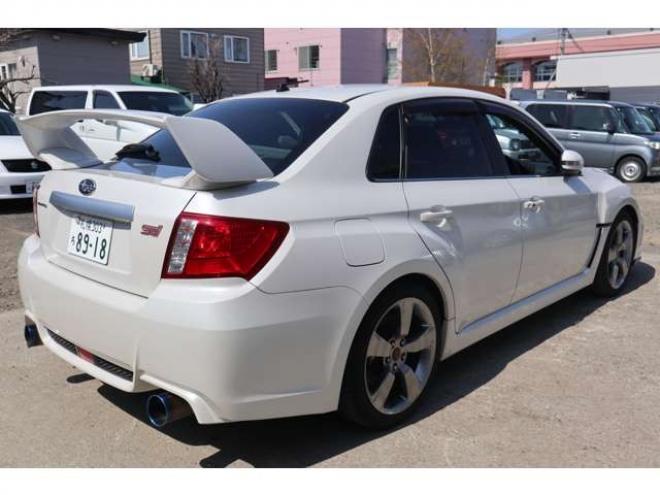 インプレッサSTI 2.0 WRX 4WD　6速MT・Tベル済み・外マフラー・R8/5月 2000