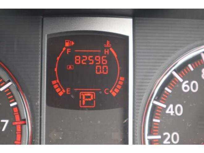 セレナ2.0 ハイウェイスター Vセレクション 4WD　両側パワースライドドア・ナビ・TV・バックカメラ・スマートキー・R8/12月・8.3万キロ 2000