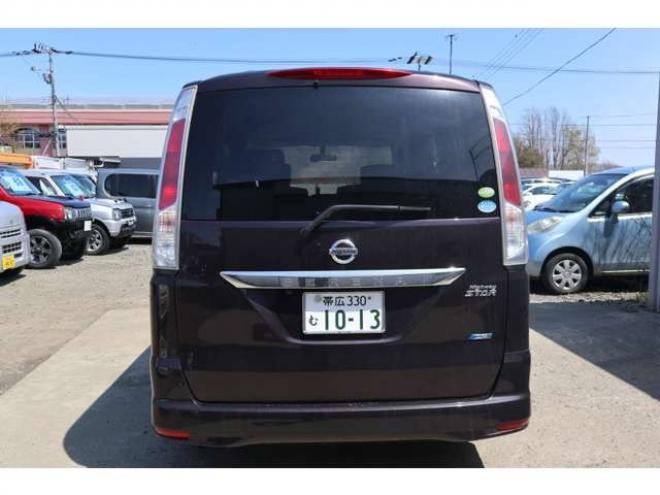 セレナ2.0 ハイウェイスター 4WD　バックカメラ・スマートキー・R8/7月 2000