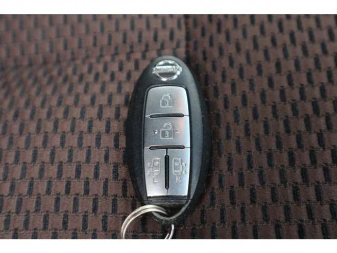 エルグランド2.5 250ハイウェイスター 4WD　ナビTV・Bカメラ・パワスラ・R8/7月 2500