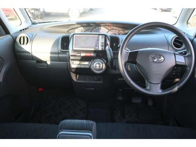 タントカスタム RS 4WD　アイドリングストップ・ナビ・TV・左パワースライドドア・ターボ・Tチェーン式 660