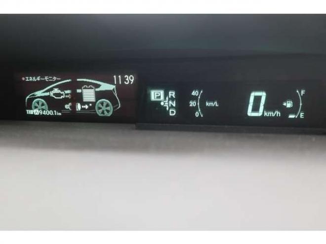 プリウス1.8 S　ナビ・TV・車検R9/6月 2WD 1800