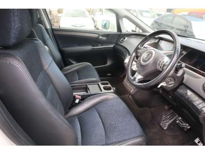 オデッセイ2.4 アブソルート 4WD　ナビ・TV・バックカメラ・Tチェーン式 2400