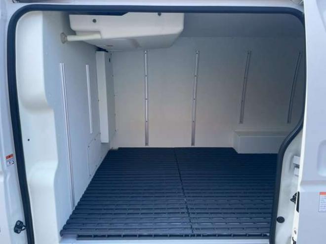 ハイエースバン2.8 中温冷凍バン ロング ディーゼルターボ 4WD　 2800