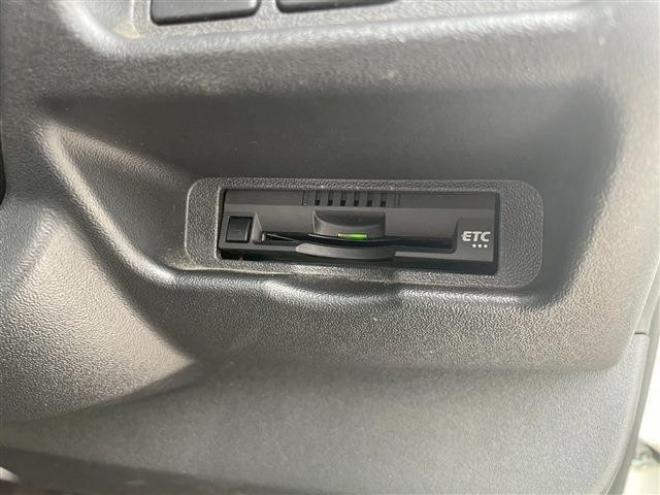 ハイエースバン2.8 中温強化冷凍バン ロング ディーゼルターボ 4WD　 2800