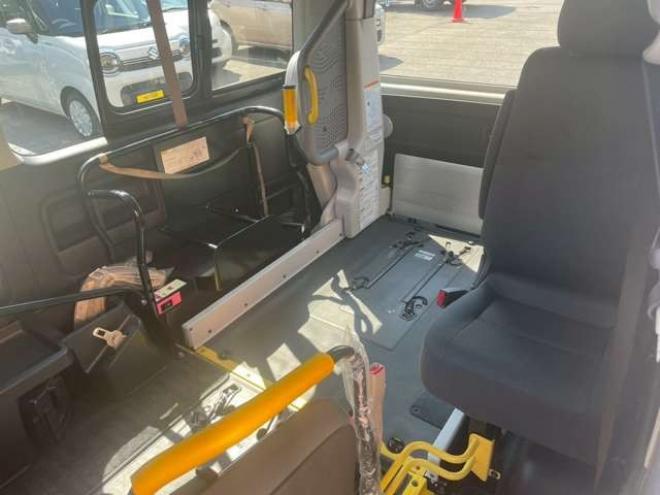 ハイエースバン3.0 ウェルキャブ Bタイプ ロング ディーゼルターボ 4WD　 福祉車両 3000