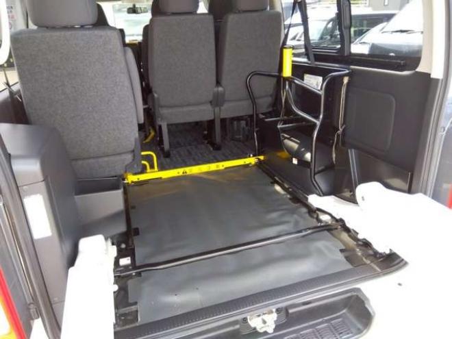 ハイエースバン3.0 ウェルキャブ Cタイプ ロング ディーゼルターボ 4WD　(レジアスエース) 福祉車両 3000