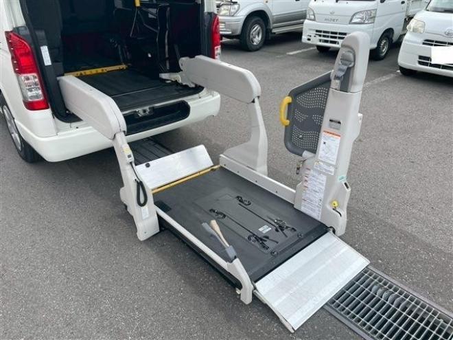 ハイエースバン3.0 ウェルキャブ Bタイプ ロング ディーゼルターボ 4WD　 福祉車両 3000