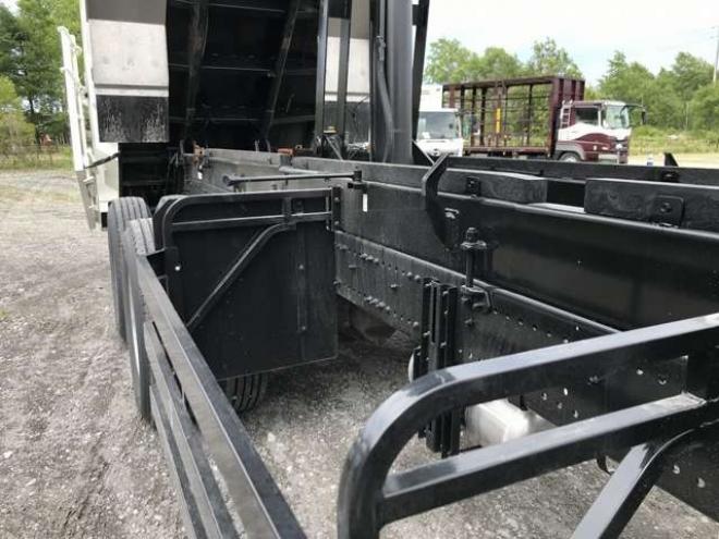 プロフィア深ダンプ　2DG-FS1AHE 新明和工業　 2WD 8860