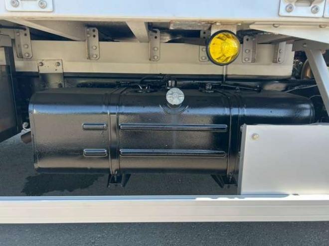 デュトロウイング　TKG-XZU720M 日本トレクス　 2WD 4000