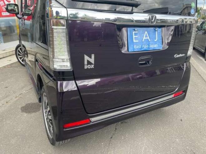 N-BOXカスタムG ターボSSパッケージ 4WD　1年走行距離無制限保証/Bluetooth/両側パワースライドドア/ナビTV/バックカメラ/純正ビルトインETC/純正エンジンスターター/全席シートヒーター/ハーフレザーシート/HID/クルーズコントロール/法定整備付き 660