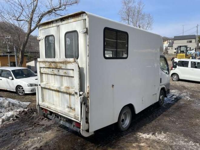 キャンターガッツ 2.8 ロング 全低床 ディーゼル 4WD　キャンピング・キッチンカーベース車両 2800